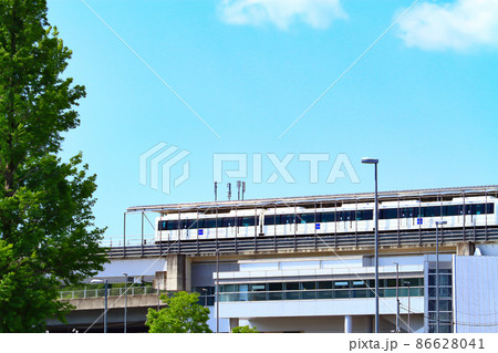 豊田市、八草駅とリニモの風景 豊田市、八草駅とリニモの風景 86628041