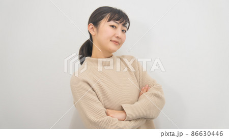 得意げな顔をする強気な女性 86630446