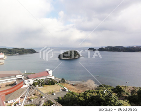 平戸城から黒子島を望む／長崎県平戸市 86630865