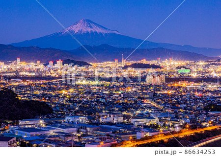 （静岡県）静岡市の街並み・東名高速道路・富士山　夜景 86634253