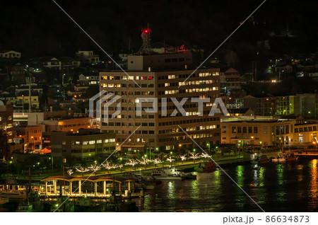 門司港レトロ地区のビル街夜景 門司港レトロ地区のビル街夜景 86634873