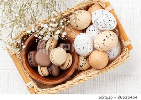 Easter greeting card with easter eggs Easter greeting card with easter eggs 86636464
