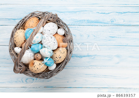 Easter greeting card with easter eggs Easter greeting card with easter eggs 86639357