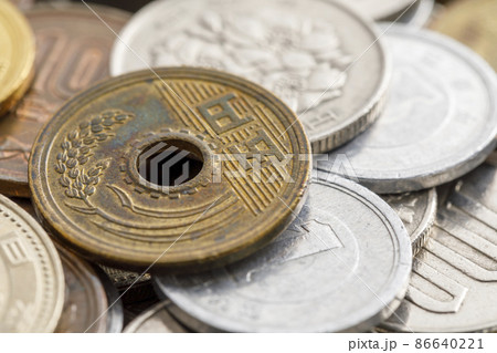 お金　硬貨 86640221