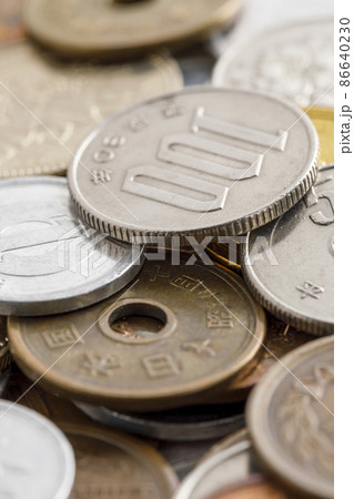 お金　硬貨 86640230