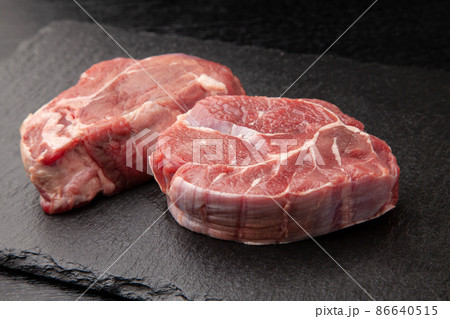 牛スネ肉 86640515