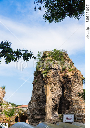 ブルガリア　ヴァルナの大きいローマの公衆浴場 86645097