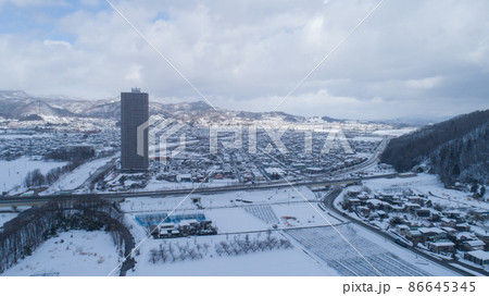 《山形県》冬の上山市の空撮 86645345
