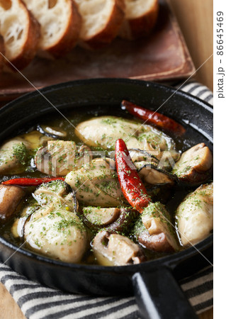 牡蠣とマッシュルームのアビージョ　 86645469