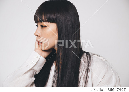 20代女性のビューティイメージ・赤リップ 20代女性のビューティイメージ・赤リップ 86647407