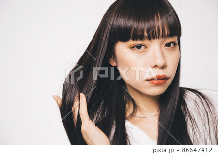20代女性のビューティイメージ・赤リップ 86647412
