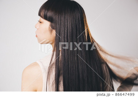 20代女性のヘアケア・ナチュラルビューティイメージ 86647499