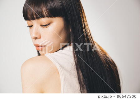 20代女性のヘアケア・ナチュラルビューティイメージ 86647500