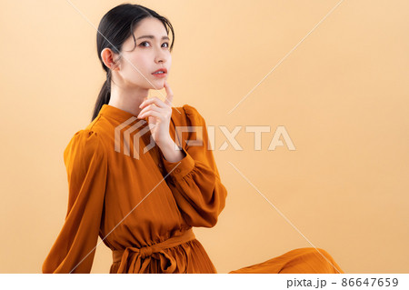女性　ビューティー　美容　メイク　スキンケア 86647659