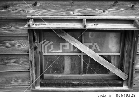 昭和時代の木製窓 86649328