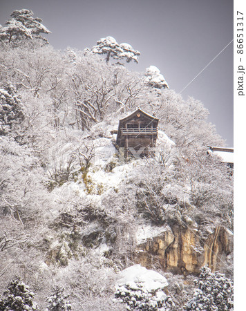 雪の山寺　立石寺 86651317