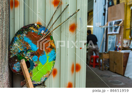 中国　深圳市の大芬油画村の街並み 86651959
