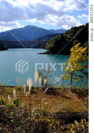 晩秋の宮ケ瀬湖 【相模原市津久井 11月】 晩秋の宮ケ瀬湖 【相模原市津久井 11月】 86652263