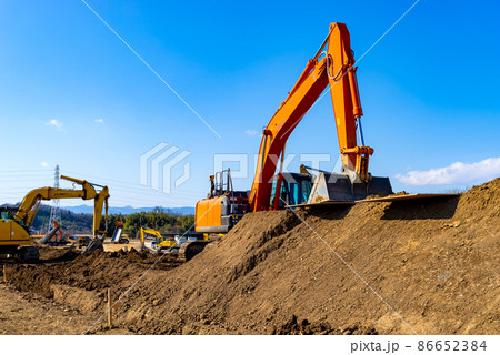 河川敷の築堤工事 治水対策の堤防整備　都幾川 2022.02　b-2 高彩度 86652384