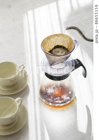 ハンドドリップでコーヒーを淹れる ハンドドリップでコーヒーを淹れる 86655159