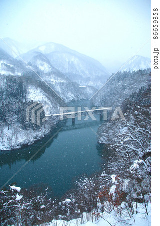 雪降る只見線・第3橋梁(福島県・三島町) 雪降る只見線・第3橋梁(福島県・三島町) 86659358