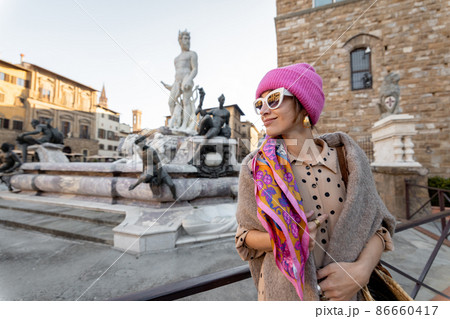 Young woman traveling famous italian landmarks in Florence city Young woman traveling famous italian landmarks in Florence city 86660417