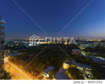 タイ・バンコク バンナー地区 遠景 夜景 / Bangkok, Thailand 86661008