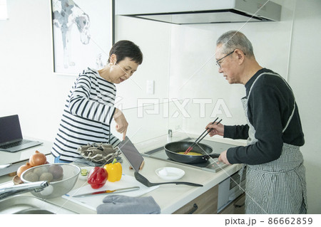 シニアのライフスタイル 86662859