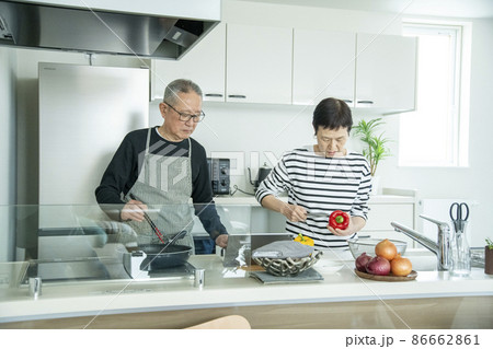 シニアのライフスタイル 86662861