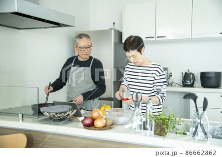 シニアのライフスタイル 86662862