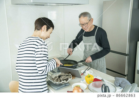 シニアのライフスタイル 86662863