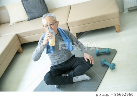 シニアのライフスタイル 86662960