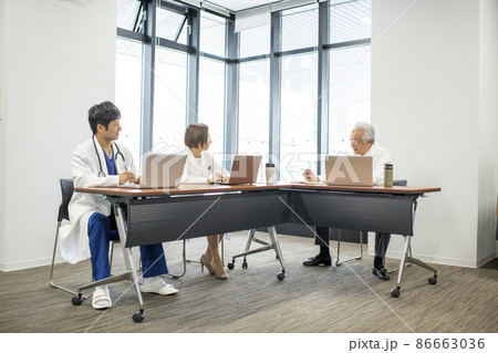 医療従事者の会議 86663036