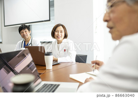 医療従事者の会議 医療従事者の会議 86663040