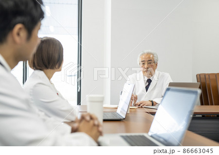 医療従事者の会議 86663045