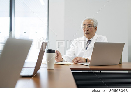 医療従事者の会議 医療従事者の会議 86663048