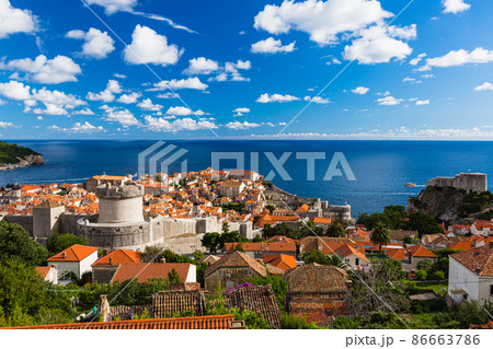 クロアチア　スルジ山から見えるドゥブロヴニクの旧市街とミンチェタ要塞 86663786