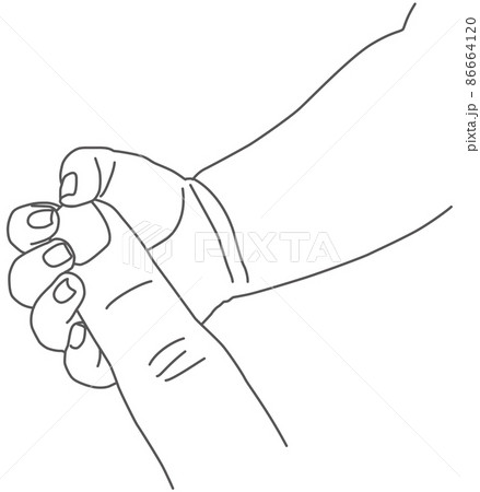 父親の指を握りしめる、赤ちゃんの手（0歳、生後1か月、日本人、女の子） 86664120