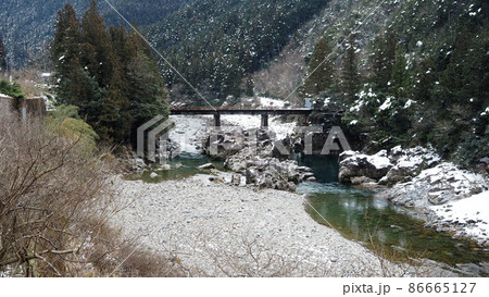 清流板取川の渓流 86665127