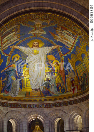 パリのモンマルトル 86665384