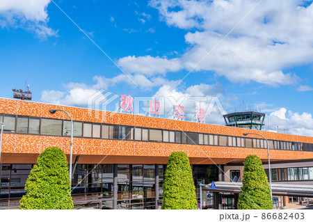 秋田県秋田市　晴天の秋田空港 86682403