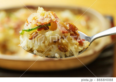 納豆ピザライスを食べる 86684088