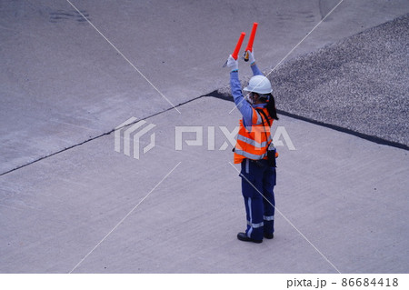 女性のマーシャラー 86684418