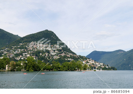 スイス ルガーノ湖とブレ山 スイス ルガーノ湖とブレ山 86685094