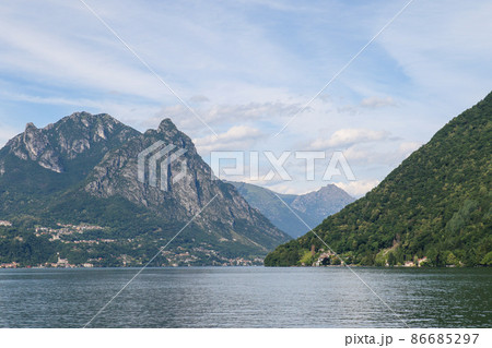 スイス　ルガーノ　ルガーノ 湖　遊覧船からの眺め 86685297