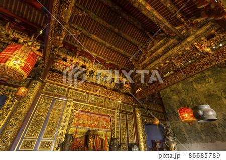 Interior view of Leong San Tong Khoo Kongsi clanhouse in Penang, Malaysia 86685789