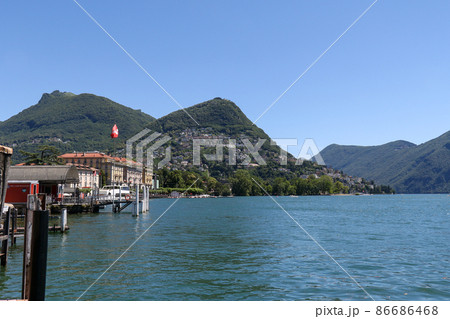 スイス ルガーノ ルガーノ湖畔とブレ山 スイス ルガーノ ルガーノ湖畔とブレ山 86686468
