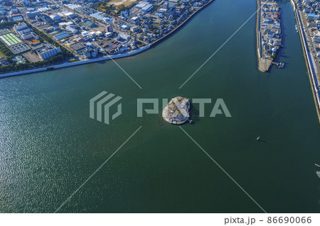 ドローン撮影 よく晴れた日の高知市全景 ドローン撮影 よく晴れた日の高知市全景 86690066