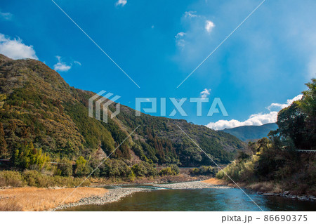 越知の仁淀川 86690375