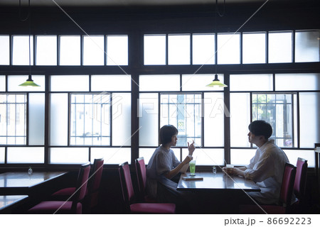 レトロ喫茶 - カップル 86692223